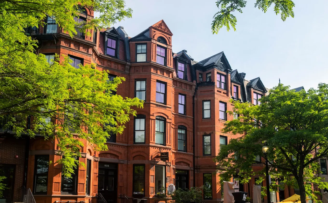 Newbury Guest House: How a Historic Boston Brownstone Anticipates Demand With ampliphi customer story