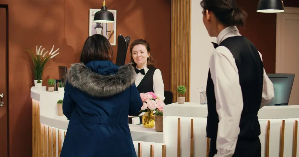 hotel-reception-with-hotel-guests