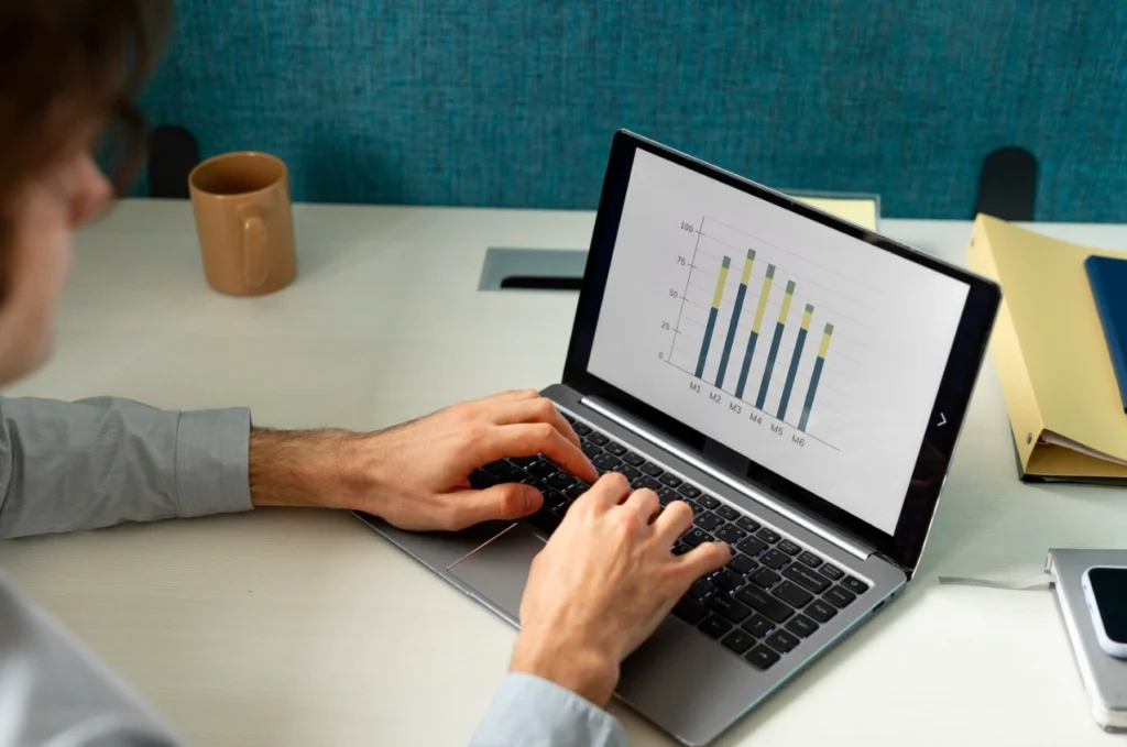 laptop-with-statistics